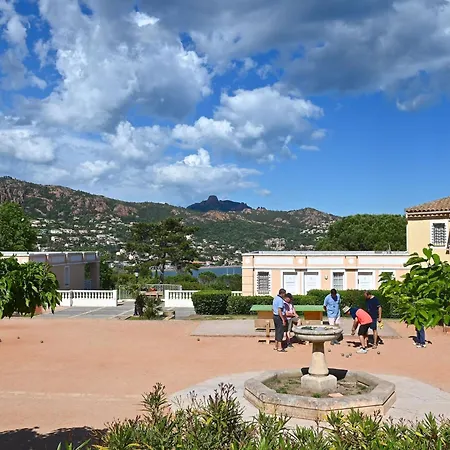 Appartamento Le Village - C0 266 By Interhome Saint-Raphaël